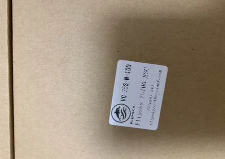 Наклейка на коробке контроллера: Flipsky 75100 ESC, код модели VC-75S-N-100